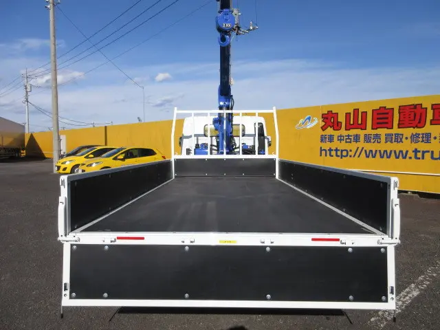 三菱 キャンター 2PG-FEB90(2WD)の写真12