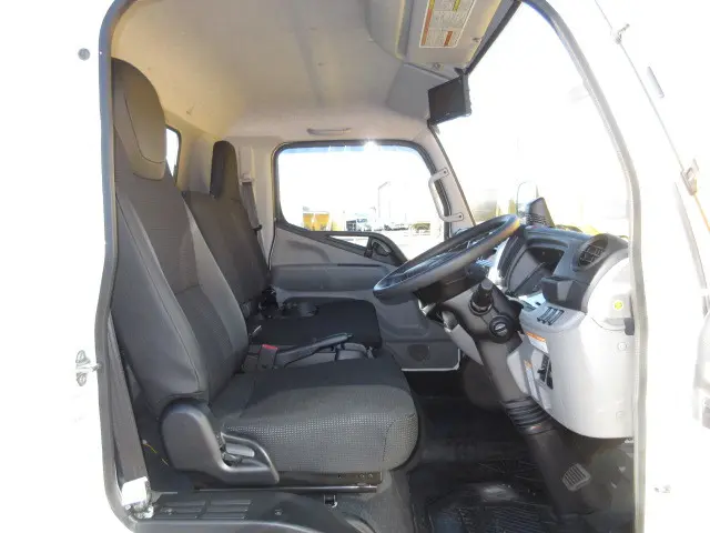 三菱 キャンター 2PG-FEB90(2WD)の写真15