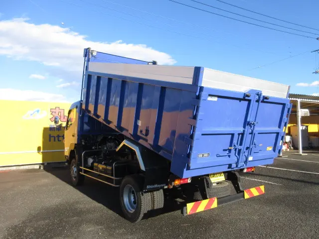 三菱 キャンター TPG-FGB70(4WD)の写真8