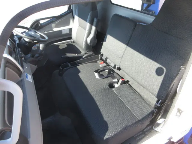 三菱 キャンター 2PG-FEB90(2WD)の写真24