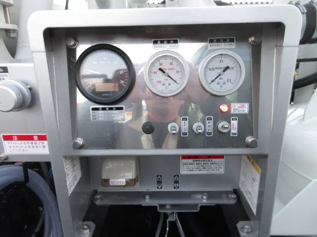 日野 プロフィア 2DG-FS1AJE(6x4)の写真18