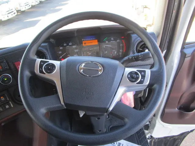 日野 プロフィア 2DG-FS1AJE(6x4)の写真26