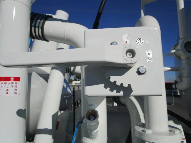 日野 プロフィア 2DG-FS1AJE(6x4)の写真48