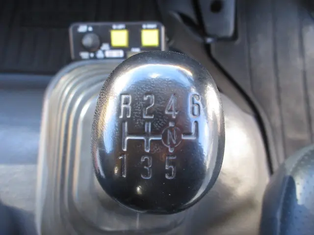 いすゞ フォワード TKG-FRR90S1(2WD)の写真19