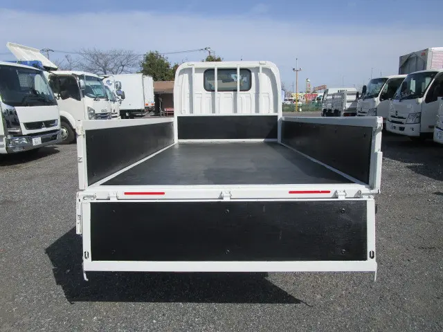 いすゞ エルフ TRG-NJR85A(2WD)の写真8