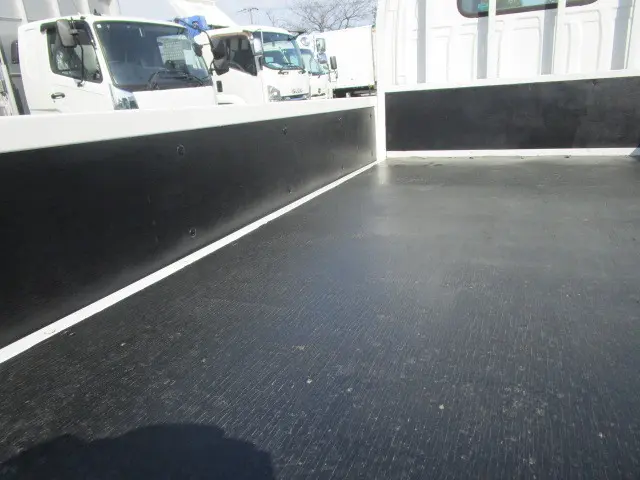 いすゞ エルフ TRG-NJR85A(2WD)の写真10