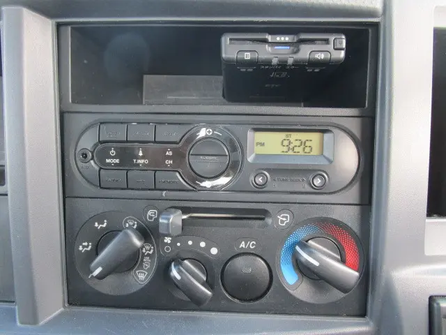 いすゞ エルフ TRG-NJR85A(2WD)の写真19