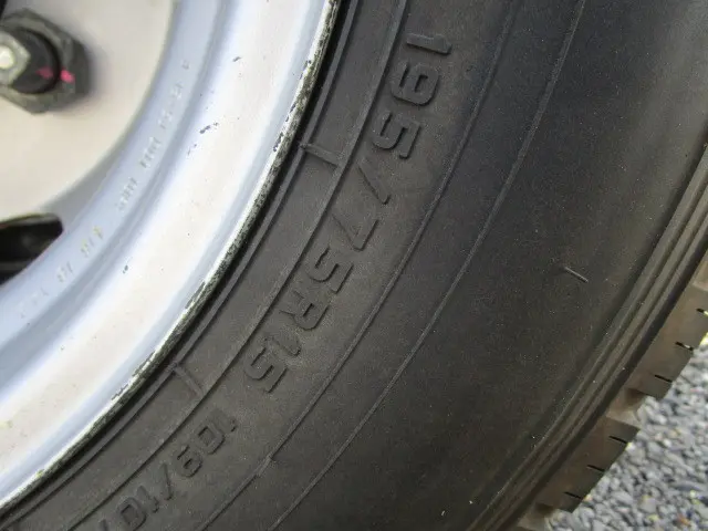 いすゞ エルフ TRG-NJR85A(2WD)の写真38