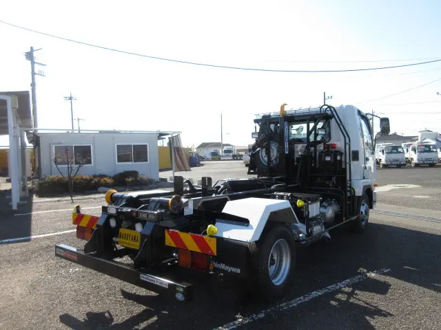 三菱 ファイター 2KG-FK72F(2WD)の写真4