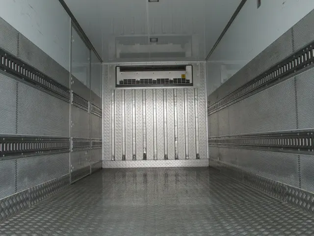 日野 レンジャー 2KG-FD2ABG(2WD)の写真9