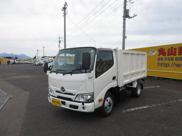 日野 デュトロ 2DG-XZU675T(4WD)の写真1