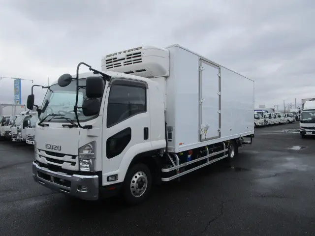 いすゞ フォワード 2PG-FRR90T2(2WD)の写真1