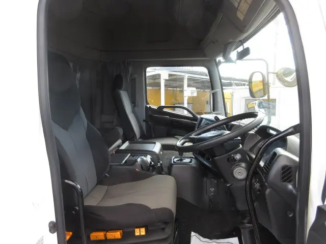 日野 プロフィア QPG-SH1EDDG(2WD)の写真9