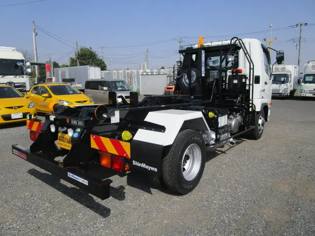 三菱 ファイター 2KG-FK72F(2WD)の写真5