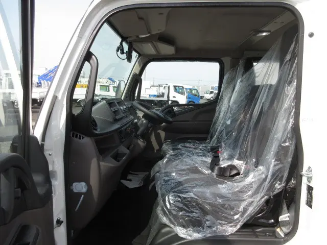三菱 キャンター 2RG-FBA20(2WD)の写真21