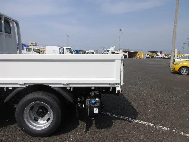 三菱 キャンター 2RG-FBA20(2WD)の写真39