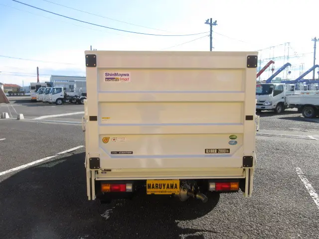 三菱 キャンター 2RG-FBA20(2WD)の写真7