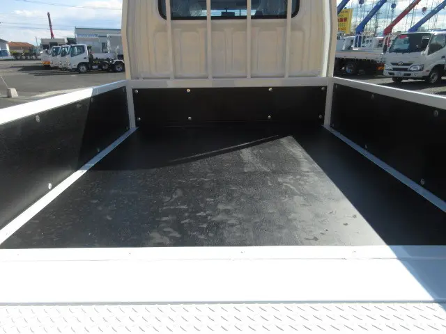 三菱 キャンター 2RG-FBA20(2WD)の写真8