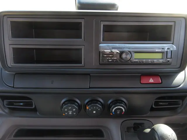 三菱 キャンター 2RG-FBA20(2WD)の写真14