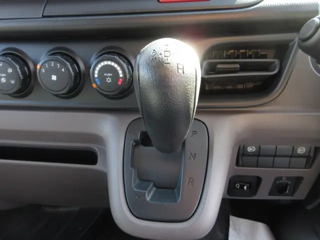 三菱 キャンター 2RG-FBA20(2WD)の写真15