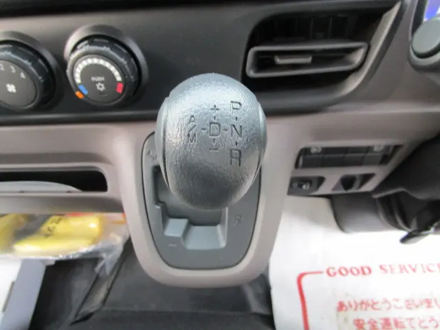 三菱 キャンター 2RG-FBA20(2WD)の写真19