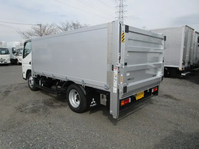 三菱 キャンター 2RG-FEAV0(2WD)の写真3