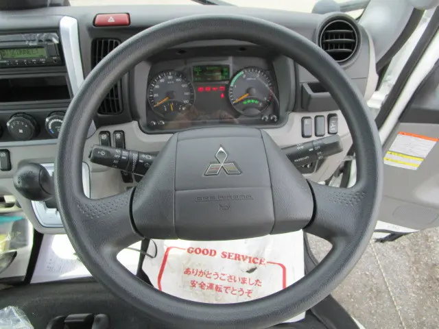 三菱 キャンター 2RG-FEAV0(2WD)の写真16