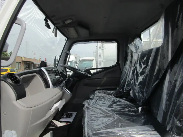 三菱 キャンター 2RG-FEAV0(2WD)の写真29