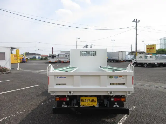 三菱 キャンター 2RG-FBA60(2WD)の写真7
