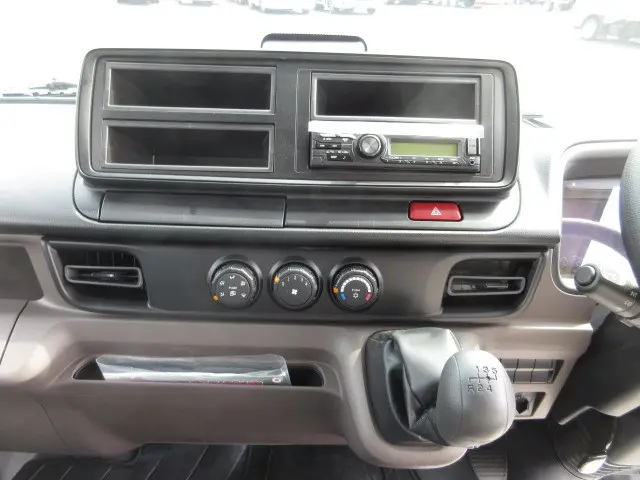 三菱 キャンター 2RG-FBA60(2WD)の写真24