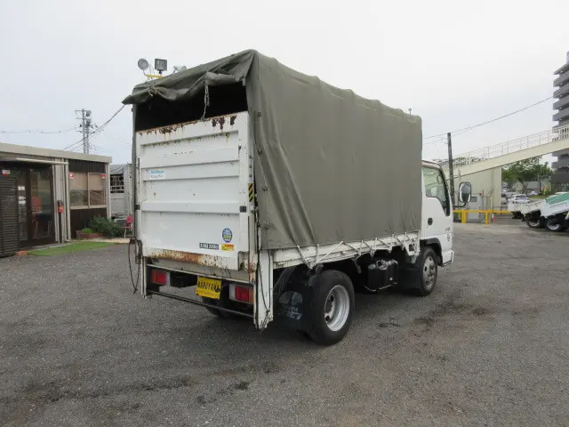 いすゞ エルフ KR-NKR81EA(2WD)の写真4