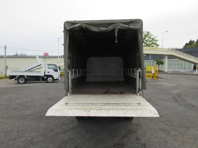 いすゞ エルフ KR-NKR81EA(2WD)の写真8