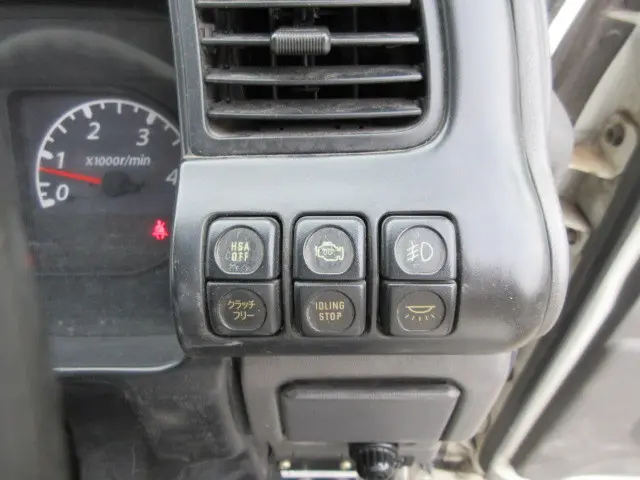 いすゞ エルフ KR-NKR81EA(2WD)の写真16