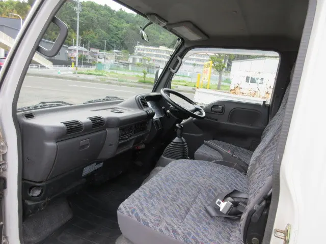 いすゞ エルフ KR-NKR81EA(2WD)の写真22