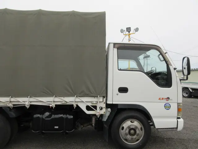 いすゞ エルフ KR-NKR81EA(2WD)の写真32