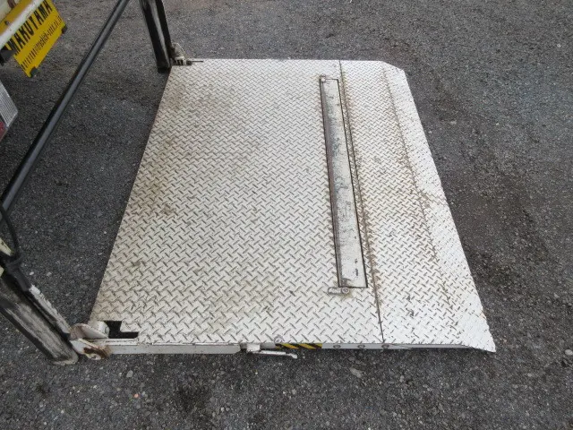 いすゞ エルフ KR-NKR81EA(2WD)の写真33