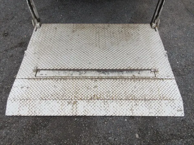 いすゞ エルフ KR-NKR81EA(2WD)の写真34