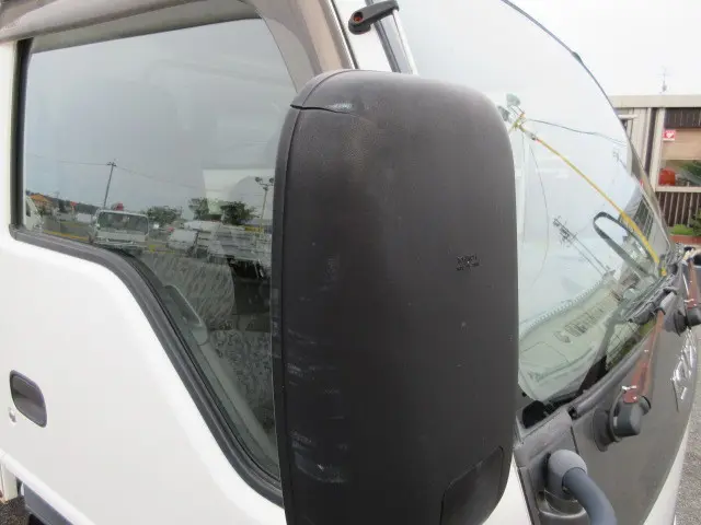 いすゞ エルフ KR-NKR81EA(2WD)の写真40