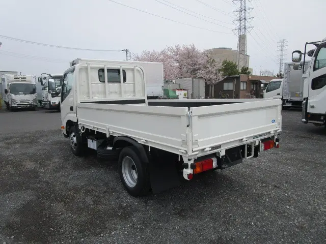 トヨタ ダイナ 2KG-XZC605(2WD)の写真3