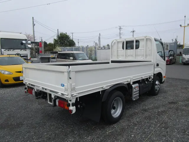 トヨタ ダイナ 2KG-XZC605(2WD)の写真4