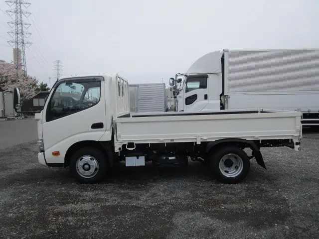 トヨタ ダイナ 2KG-XZC605(2WD)の写真5