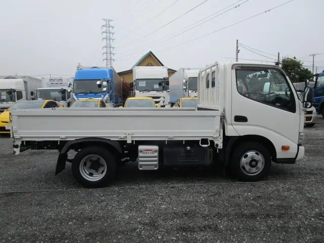 トヨタ ダイナ 2RG-XZC605(2WD)の写真6
