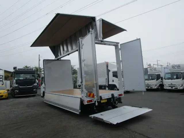三菱 キャンター 2PG-FEB90(2WD)の写真3