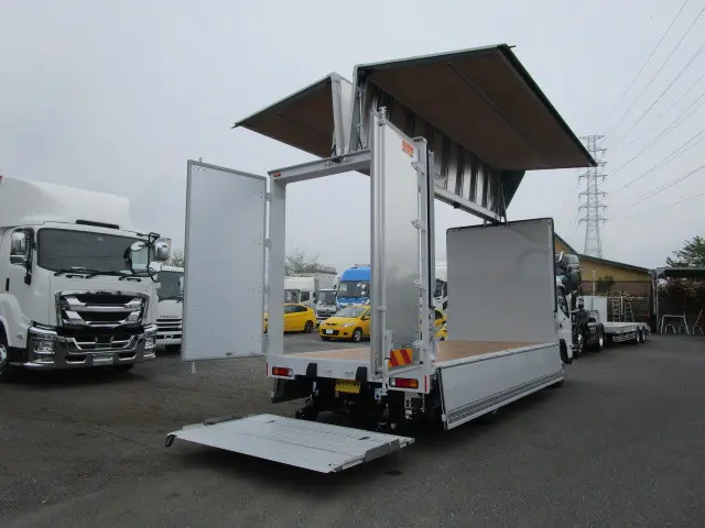 三菱 キャンター 2PG-FEB90(2WD)の写真4