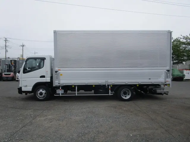 三菱 キャンター 2PG-FEB90(2WD)の写真9
