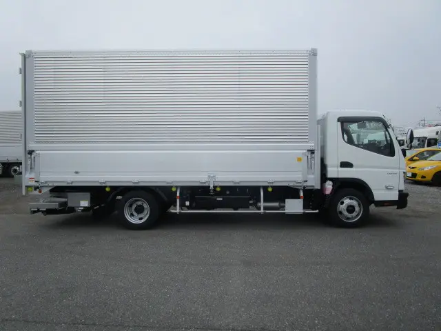 三菱 キャンター 2PG-FEB90(2WD)の写真10