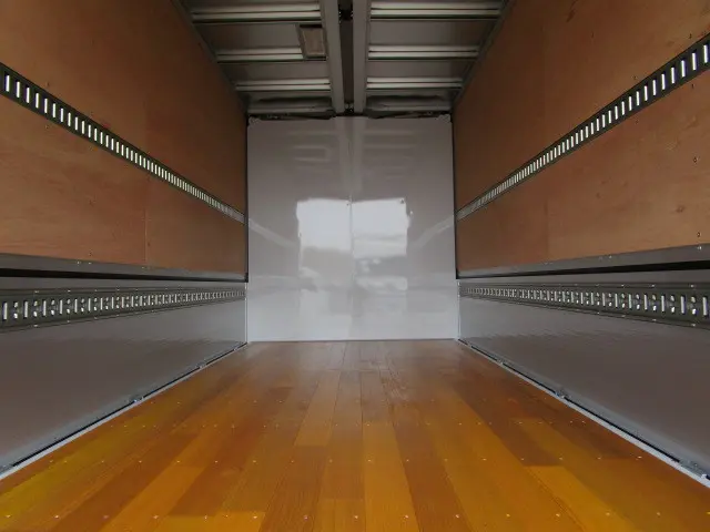 三菱 キャンター 2PG-FEB90(2WD)の写真13