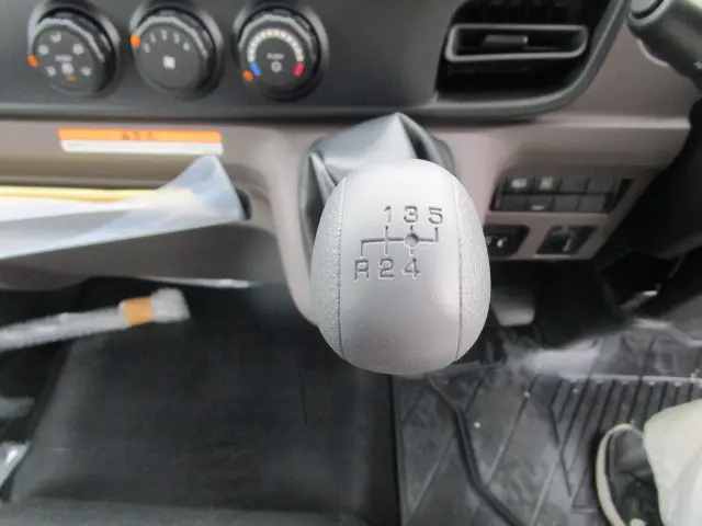 三菱 キャンター 2PG-FEB90(2WD)の写真24