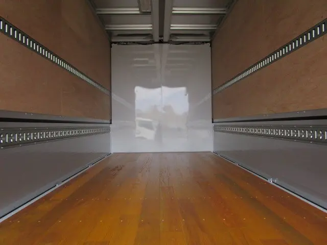 三菱 キャンター 2PG-FEB90(2WD)の写真13