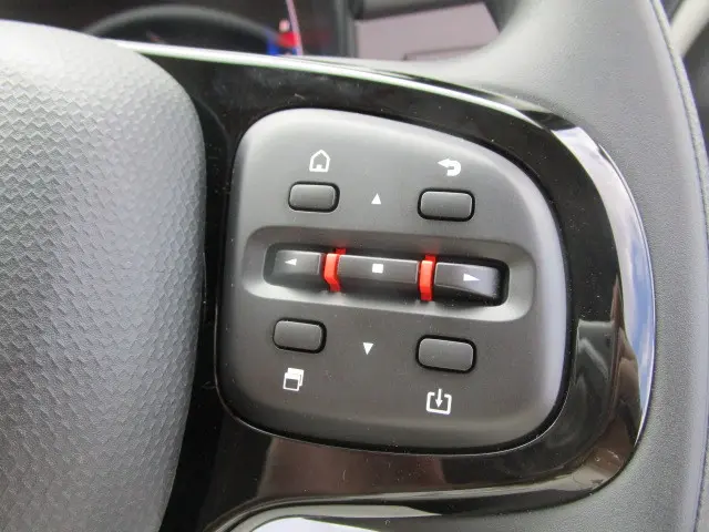 三菱 キャンター 2PG-FEB90(2WD)の写真18